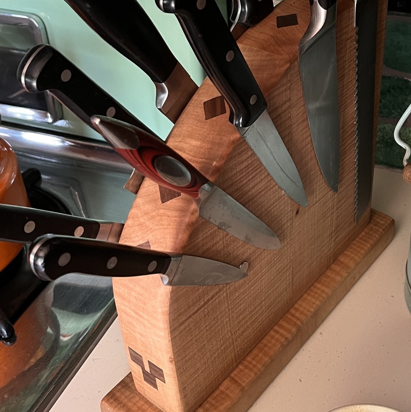 Magnetic knife block of Maple
