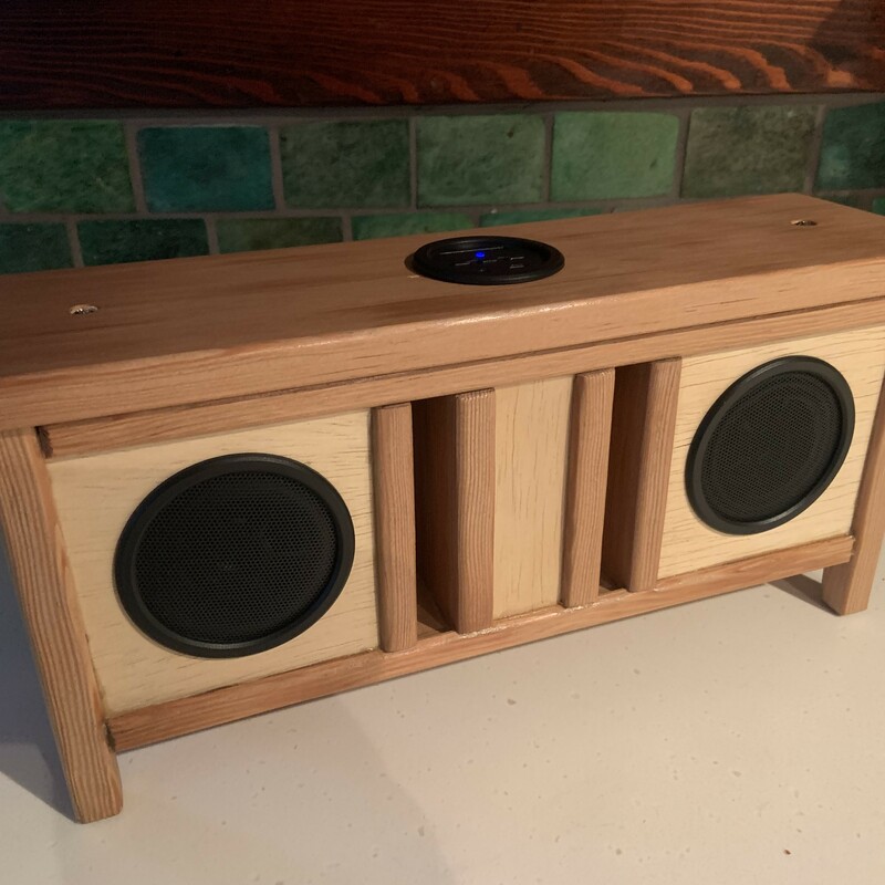 Arts & Crafts inspired bluetooth speaker